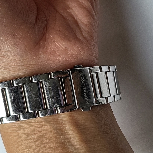 Michael kors watch - Picture 2 of 3